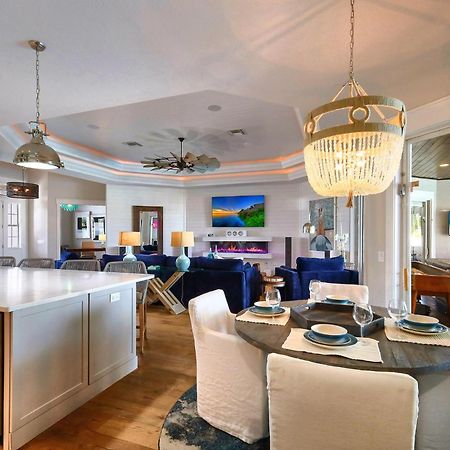 Bikinis And Martinis Waterfront Canal Villa Anna Maria Exterior photo
